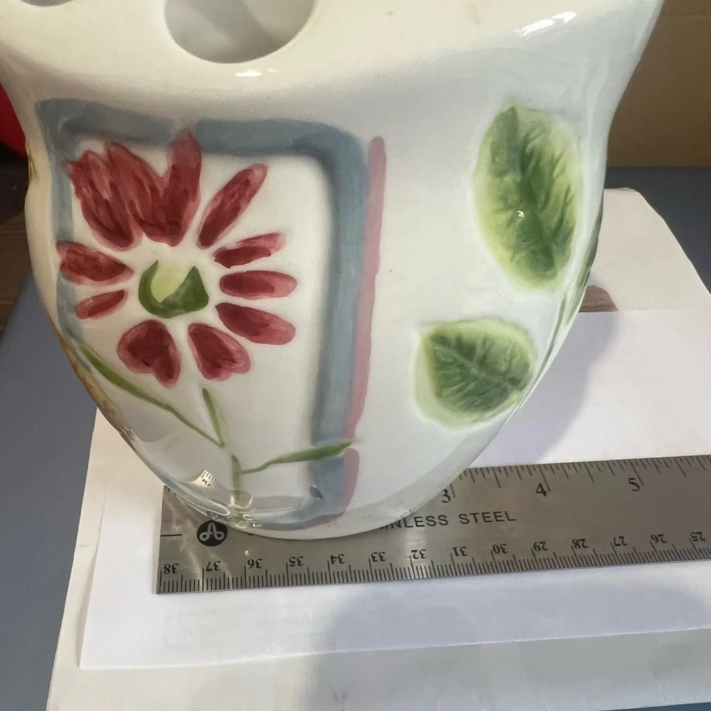 Floral Toothbrush Holder - White, Red, Green